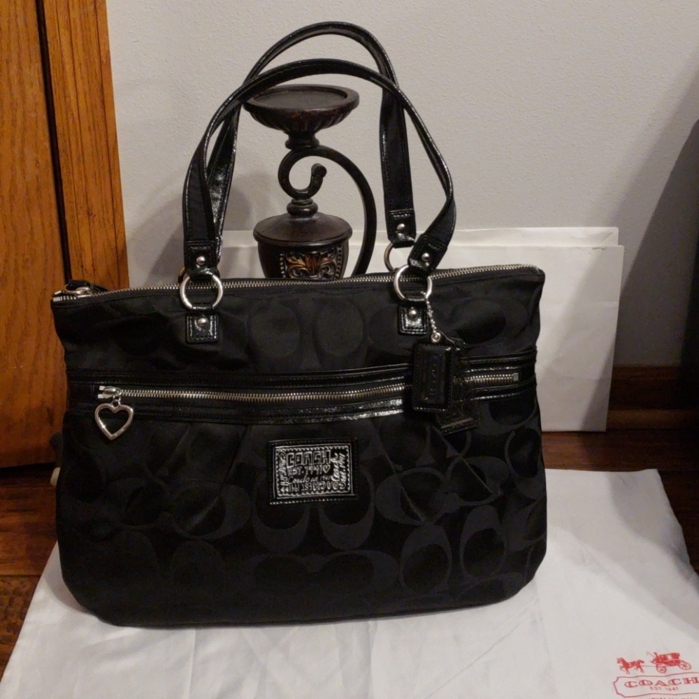 Authentic excellent condition coach purse